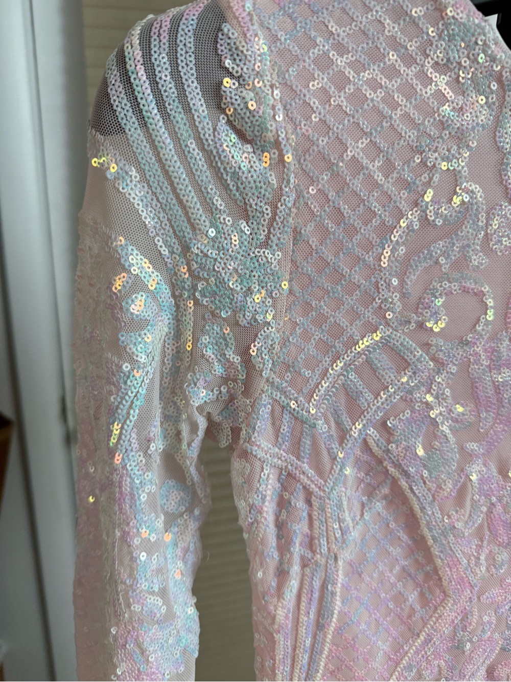 Blondie Nites Iridescent Pink Sequin Mini Dress sz 7 sheer feather cuff sleeves - Picture 4 of 16